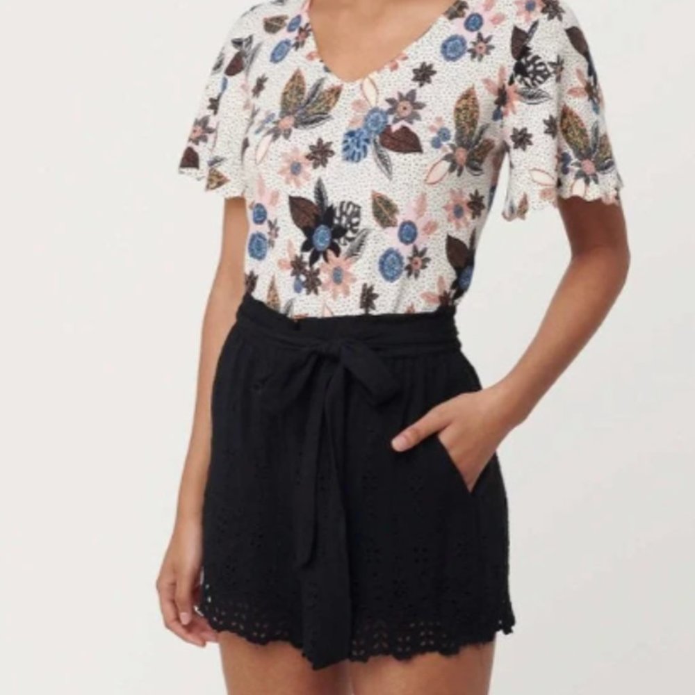 Loft size Large Casual Linen Eyelet Black Tie Shorts